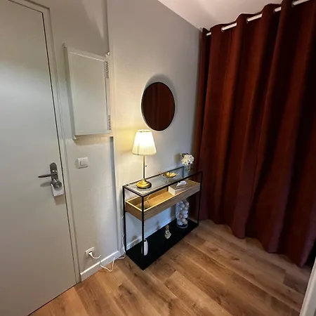 Le Monet Proche Bordeaux Avec Balcon Wifi & Place De Parking Prive Prox Tram Et Aeroport Апартаменти *