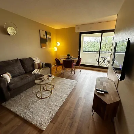 Апартаменти Le Monet Proche Bordeaux Avec Balcon Wifi & Place De Parking Prive Prox Tram Et Aeroport