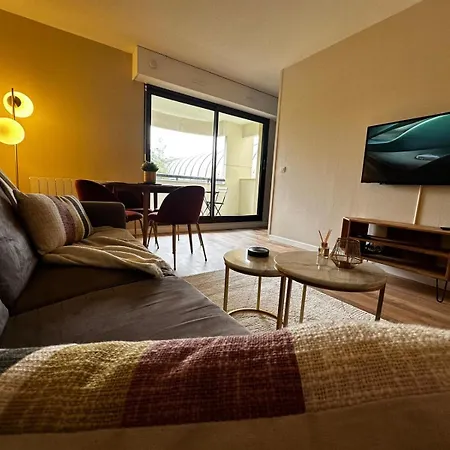 Le Monet Proche Bordeaux Avec Balcon Wifi & Place De Parking Prive Prox Tram Et Aeroport *