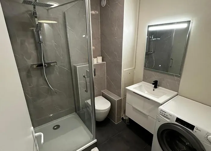 Le Monet Proche Bordeaux Avec Balcon Wifi & Place De Parking Prive Prox Tram Et Aeroport