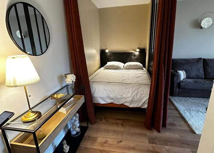 Апартаменти Le Monet Proche Bordeaux Avec Balcon Wifi & Place De Parking Prive Prox Tram Et Aeroport