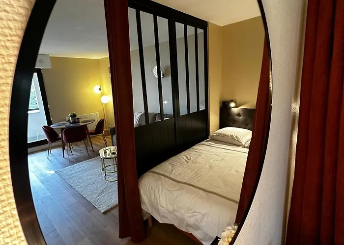 Le Monet Proche Bordeaux Avec Balcon Wifi & Place De Parking Prive Prox Tram Et Aeroport Апартаменти *