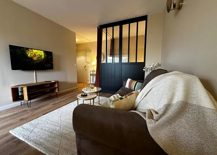 アパート Le Monet Proche Bordeaux Avec Balcon Wifi & Place De Parking Prive Prox Tram Et Aeroport Mérignac