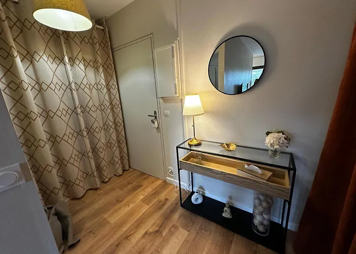 Апартаменти Le Monet Proche Bordeaux Avec Balcon Wifi & Place De Parking Prive Prox Tram Et Aeroport Мериньяк