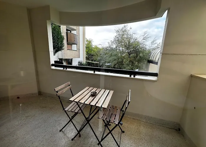 Апартаменти Le Monet Proche Bordeaux Avec Balcon Wifi & Place De Parking Prive Prox Tram Et Aeroport *