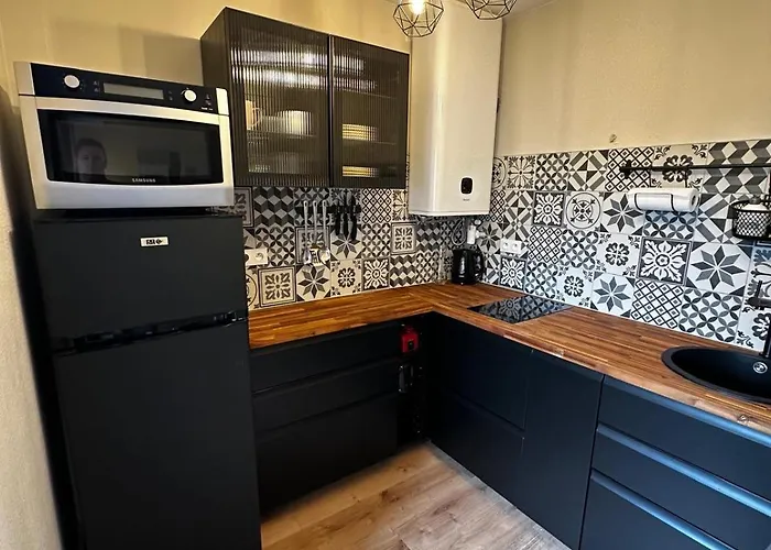 アパート Le Monet Proche Bordeaux Avec Balcon Wifi & Place De Parking Prive Prox Tram Et Aeroport Mérignac